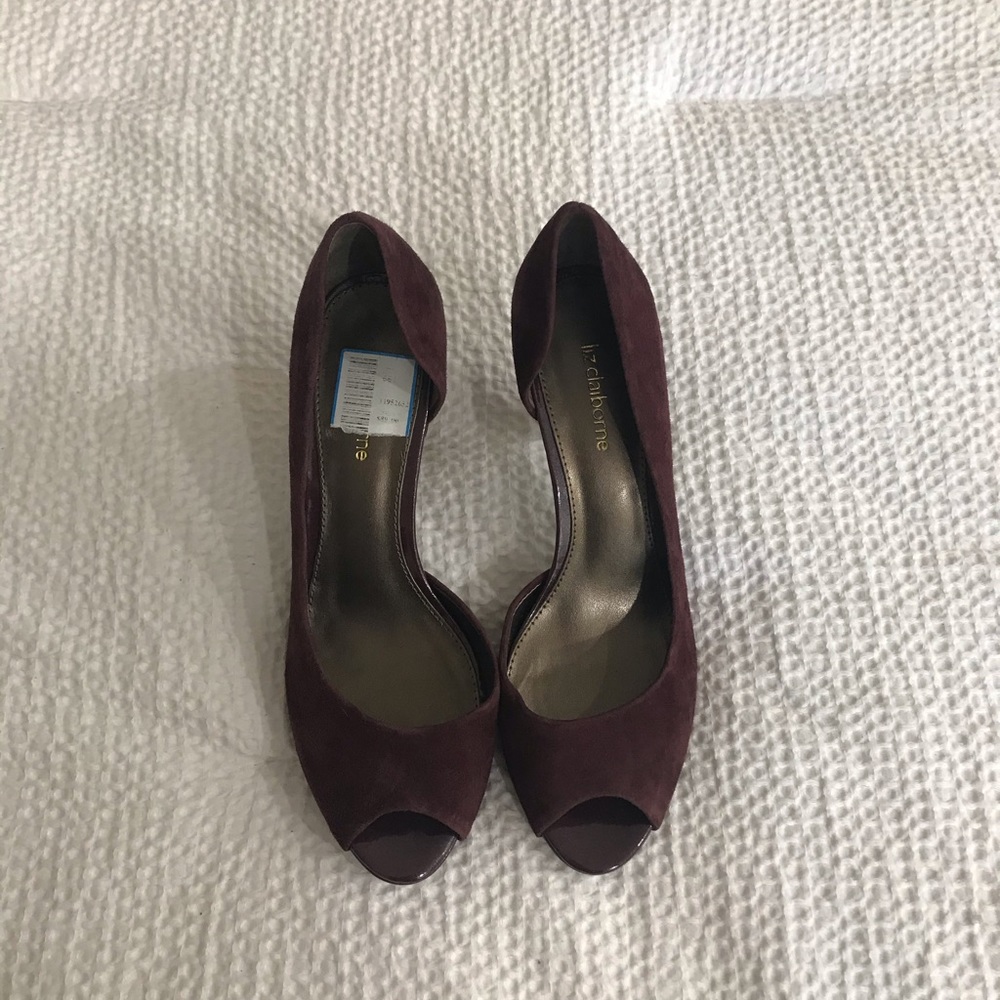 Suede Pumps!